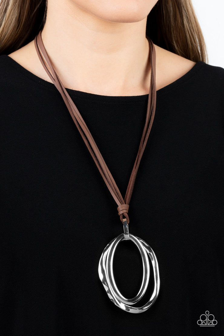 Long OVAL-due Brown Necklace